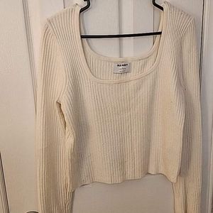White crop top sweater